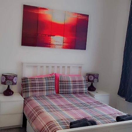 2 Bed 1St Floor Apartment-Own Entrance & Parking Portsmouth Ngoại thất bức ảnh