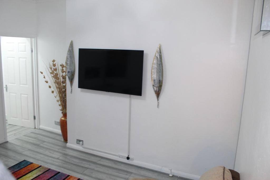 2 Bed 1St Floor Apartment-Own Entrance & Parking Portsmouth Ngoại thất bức ảnh