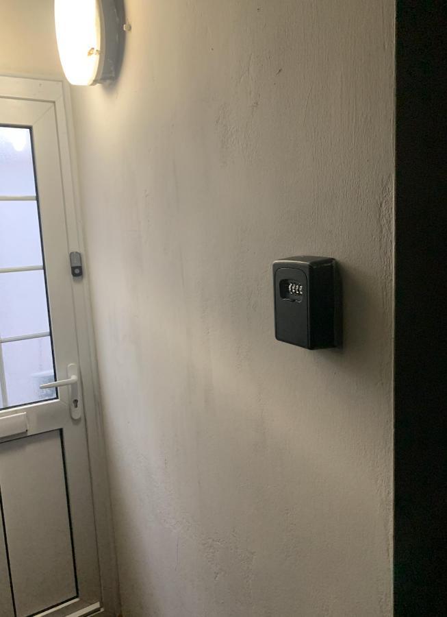 2 Bed 1St Floor Apartment-Own Entrance & Parking Portsmouth Ngoại thất bức ảnh