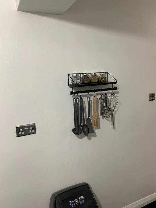 2 Bed 1St Floor Apartment-Own Entrance & Parking Portsmouth Ngoại thất bức ảnh