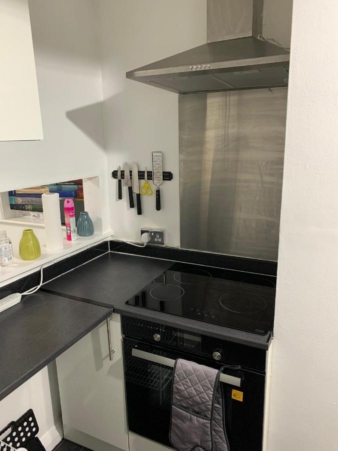 2 Bed 1St Floor Apartment-Own Entrance & Parking Portsmouth Ngoại thất bức ảnh