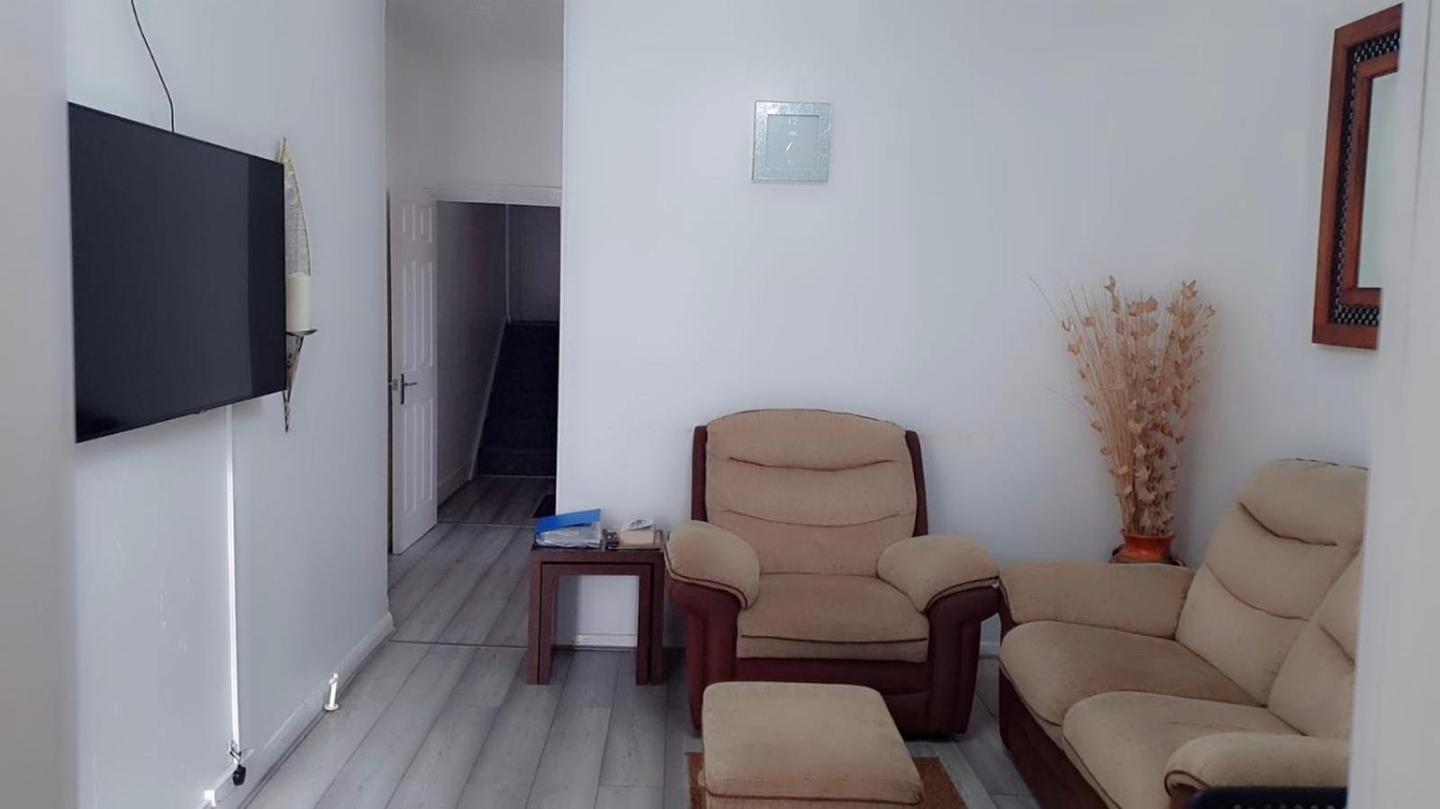 2 Bed 1St Floor Apartment-Own Entrance & Parking Portsmouth Ngoại thất bức ảnh